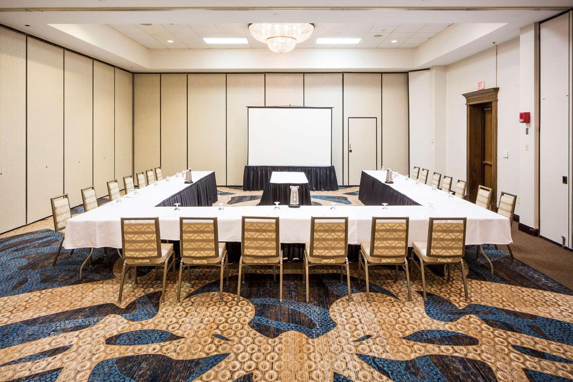 Hotel Doubletree By Hilton Boston-Milford Exterior foto
